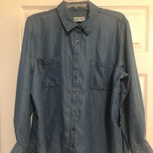 NWT Ava & Viv Button Down Chambray Blouse